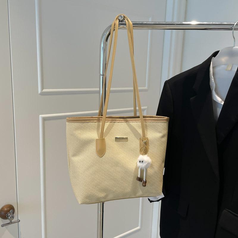 

Сумка-тоут большой вместимости, женская новая повседневная простая сумка на плечо, нишевый дизайн, классическая сумка для поездок на работу Without pendant хаки