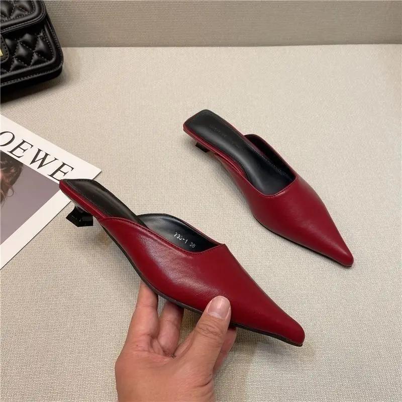 Fashion Woman Slippers Pointed Toe Outside Job Sandals Slides Mules Low Heel White Shoes for Women with Comfortable Luxury Korea Style