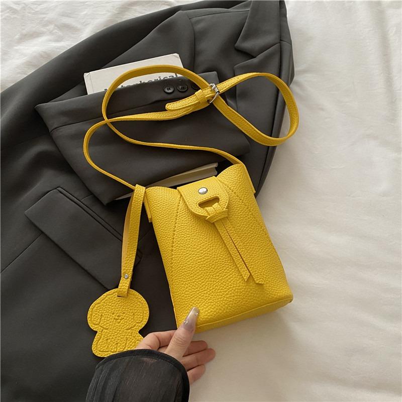 

Stylish and simple mobile phone bag women s new summer versatile mini oblique span bag textured shoulder bag жёлтый