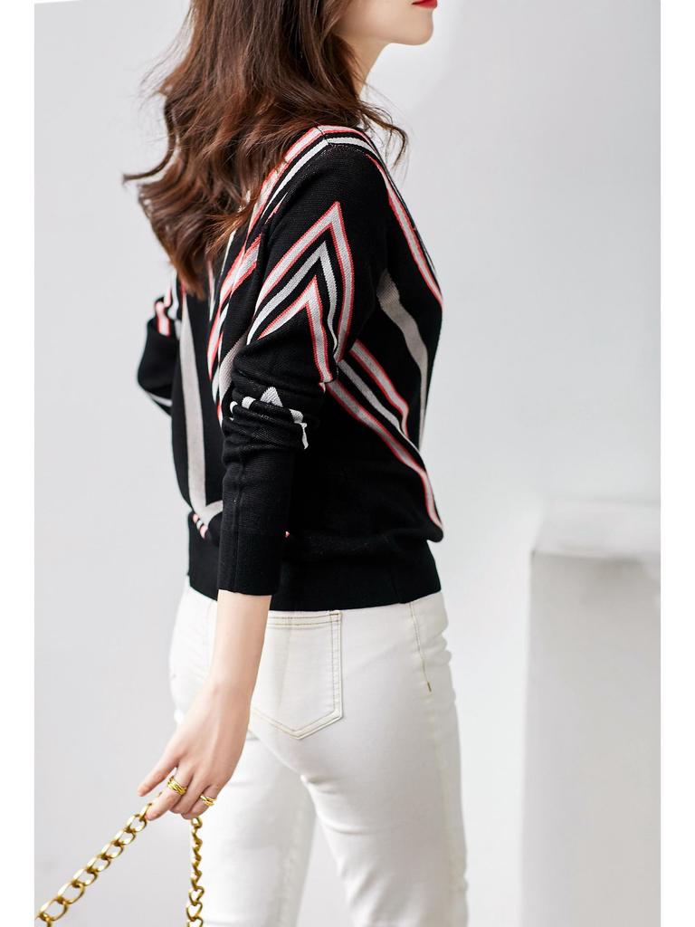 Women's Slimming V-Neck Striped Long-Sleeve Sweater – Versatile Autumn/Winter Fashion.