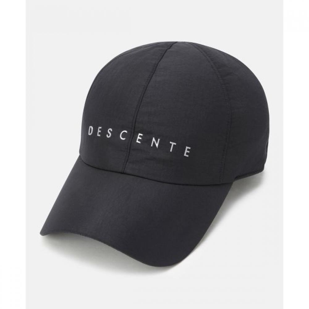 

Descente Sports Basic Light Padded бейсболка черного цвета BLK0BLACK/F