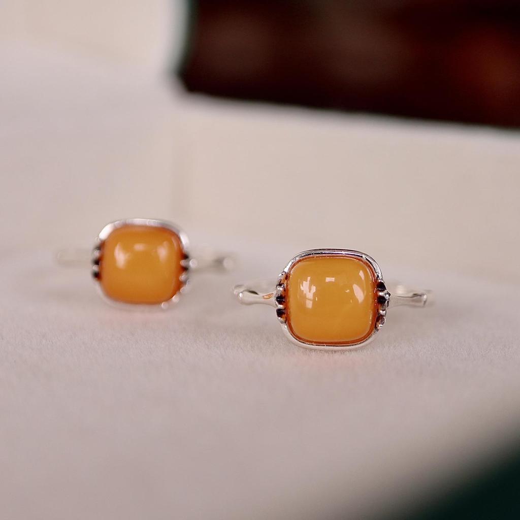 Exquisite S925 Sterling Silver Old Amber Wax Bread Block Ring Stud Earrings