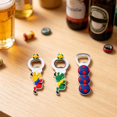 Ouvre-bouteille magnétique sur le thème du football en acier inoxydable pour bouteilles de bière, pour réfrigérateur, cadeau original pour hommes, entraîneurs, fêtes de jeux sportifs