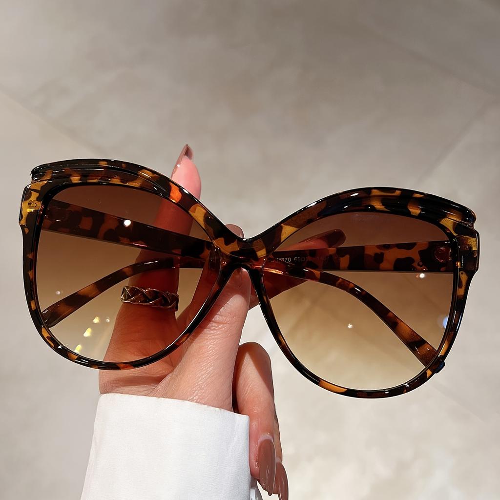 Stylish Large Cat Eye Fashion Sunglasses For Women & Men - Tortoiseshell Pattern Gradient Lens Durable Plastic Frame Eyewear