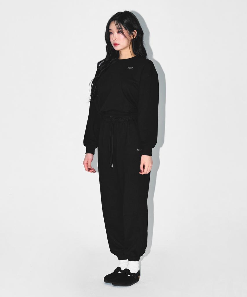 BORN TO WIN W Silver B Crop Sweatshirts [Black]