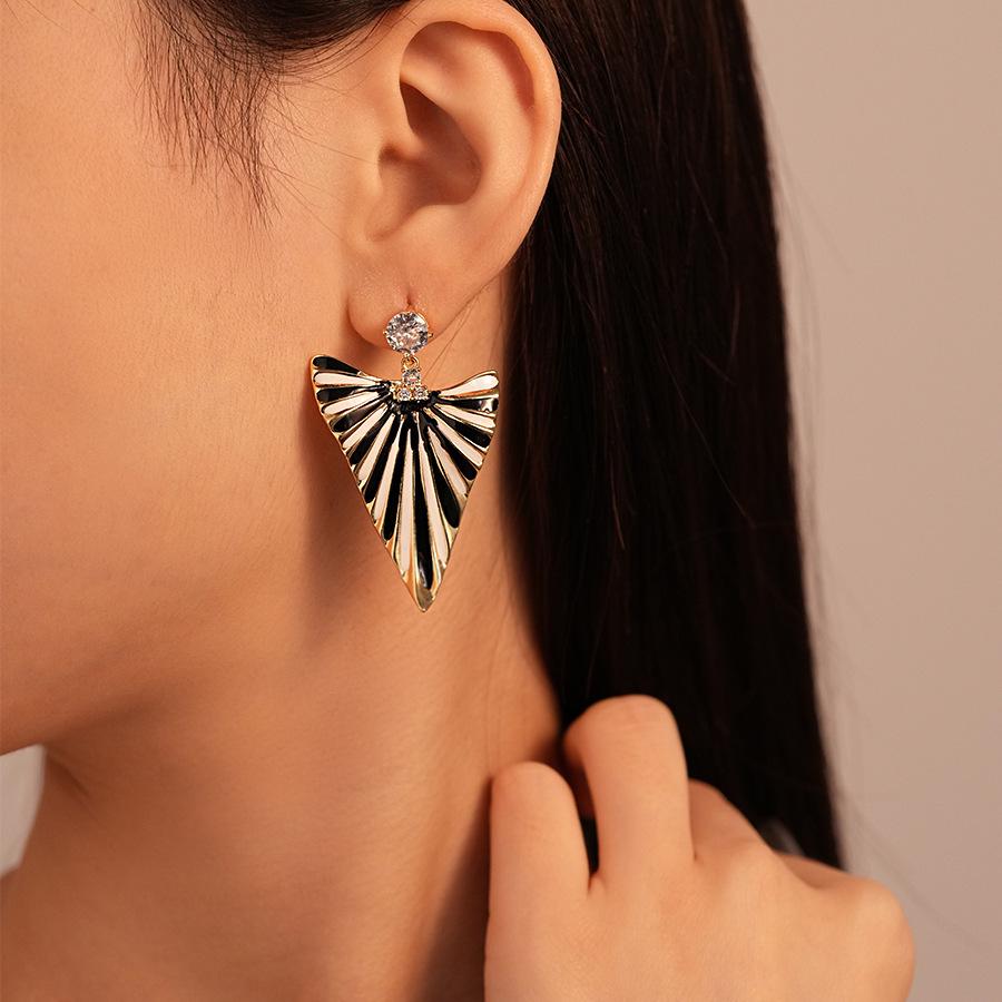 European-American Style Zircon Stripe Triangle Silver Earrings - Retro & Elegant High-End Women's Jewelry