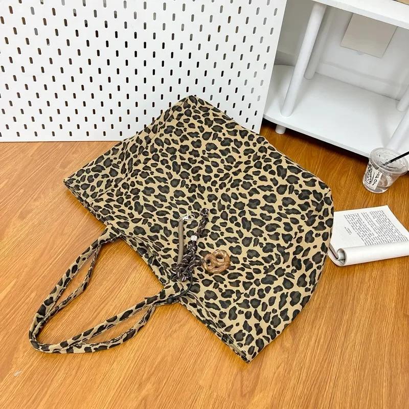 Mode Nylon Riegel Produktdesigner Tragetasche Panthermuster Trendige Schultertasche Weiche Vielseitige Pendlerhandtasche