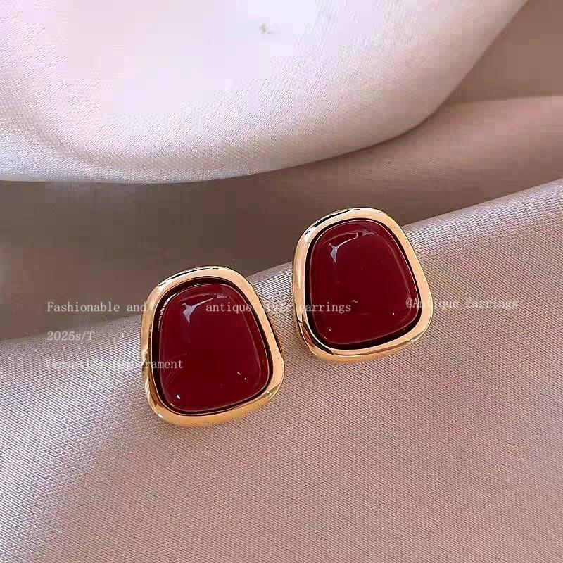 Maillard Coffee Color Amber Earrings Women's Autumn and Winter High-end Commuter Style Earrings Light Luxury Niche Design Earrings