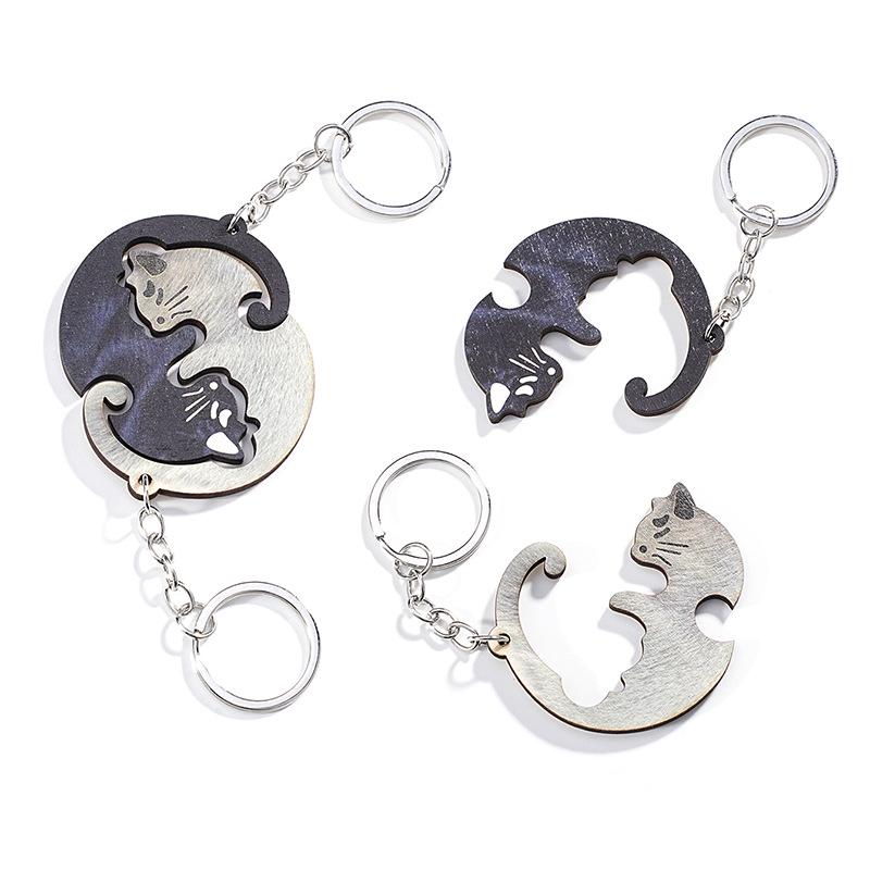 Wooden Otter Couple Keychain Pendant - Valentine's Gift for Partners and Friends