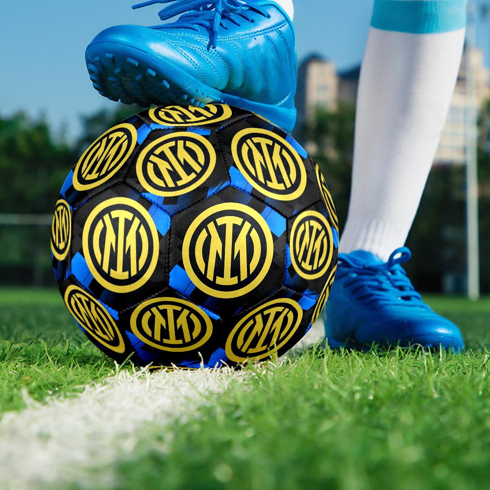 Inter. Italy-1 Pallone da Calcetto Indoor Colorato Per Tutte le Età Cucito a Macchina PVC Pronto per la Competizione Resistente Alta Rimbalzabilità MISURA 5 Pallone da Calcio.