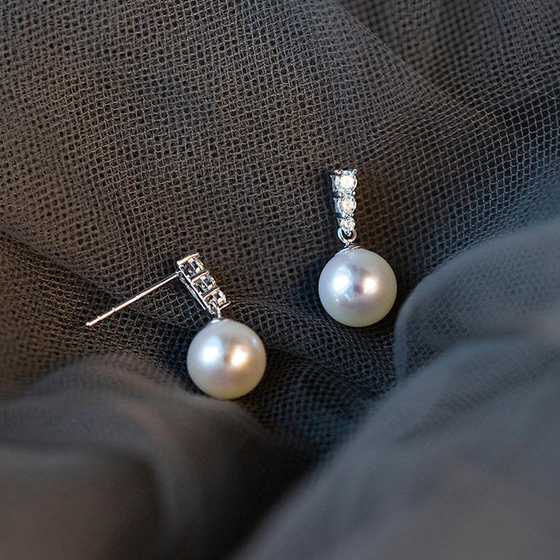 1 Pair, Fashionable Temperament Earrings Inlaid with Synthetic Zircon Imitation Pearl Jewelry, Small Fragrance, Fashionable and Trendy Earrings