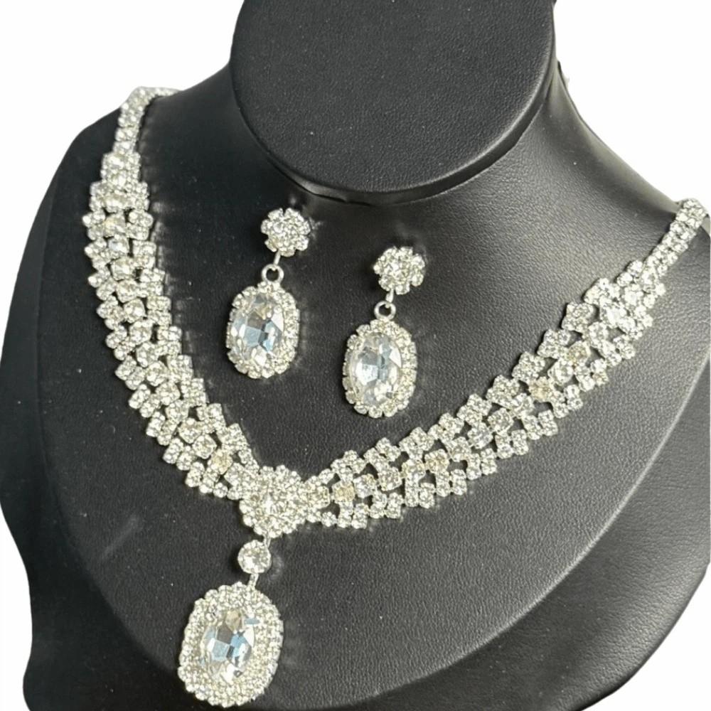

Sparkling Women s Rhinestone Jewelry Set Water Drop Pendant Crystal Jewelry Set Party Banquet белый