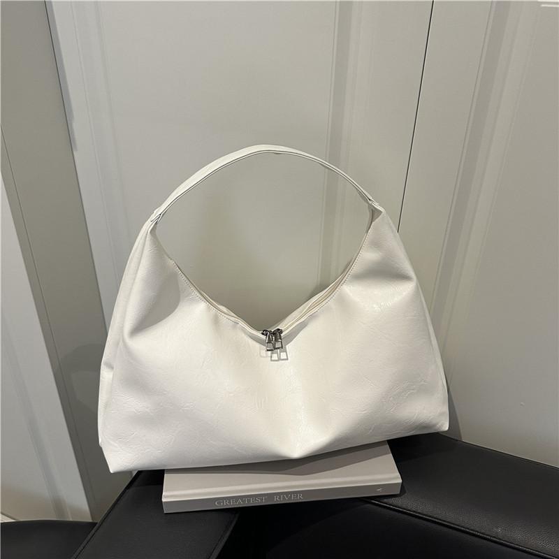 Large-capacity tote bag women's new summer commuter shoulder bag, this year's popular fashion armpit bag