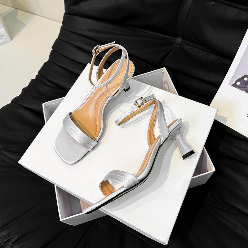 

High heel with sandals women s summer skirt 2025 new fairy style square head silver high heels stiletto 40 срібний