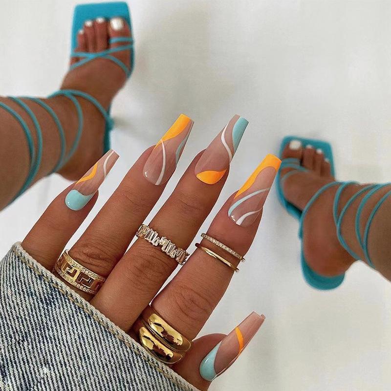 Накладной ноготь, носить ноготь желтый, синий и белый контрастные полосы, длинный балетный накладной ноготь, носить накладной ноготь с ногтем