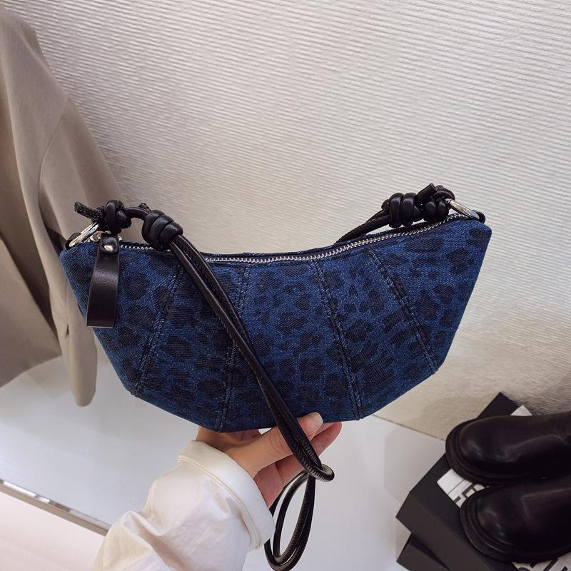 

Leopard print horn bag women s new retro matte shoulder messenger bag niche dumpling bag синий