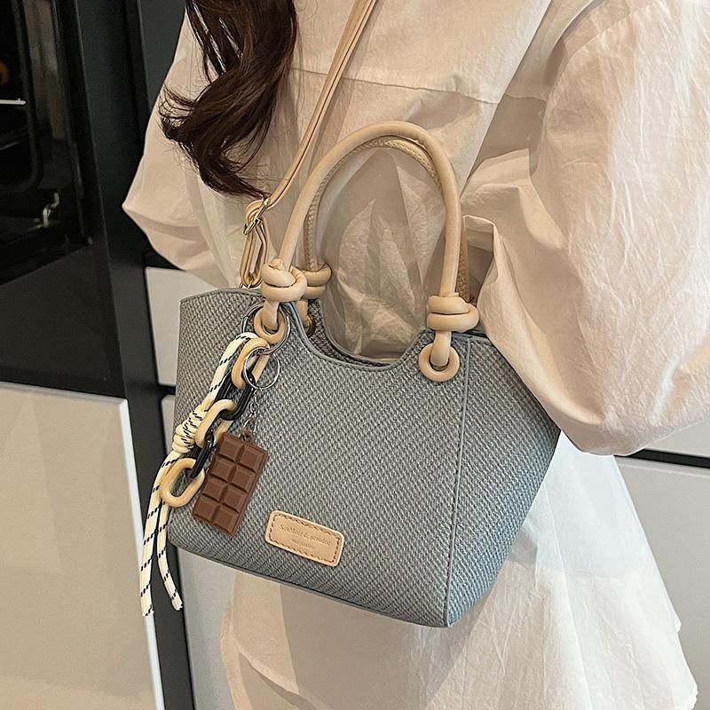 Wholesale Simple Temperament Korean Version Casual Portable Bucket Bag Women's Commuter Style Premium Messenger Bag