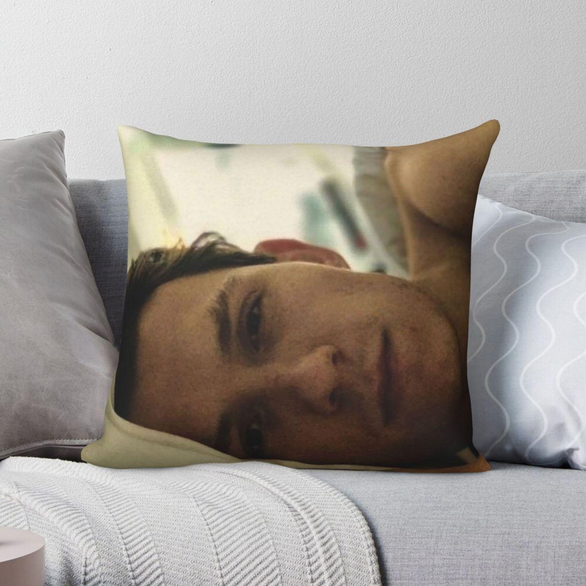 Exquisite Ornaments Unisex Tom Holland In Bed Pillowcase Polyester Linen Velvet Printed Zip Decorative Home Cushion Cover 45X45