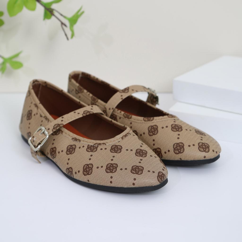 fashion Autumn Women's Flats Round Toe  Shallow Shoes for Women Outdoor Slip on Causal Flower Loafers Platform Flat Buckle Strap Shoes