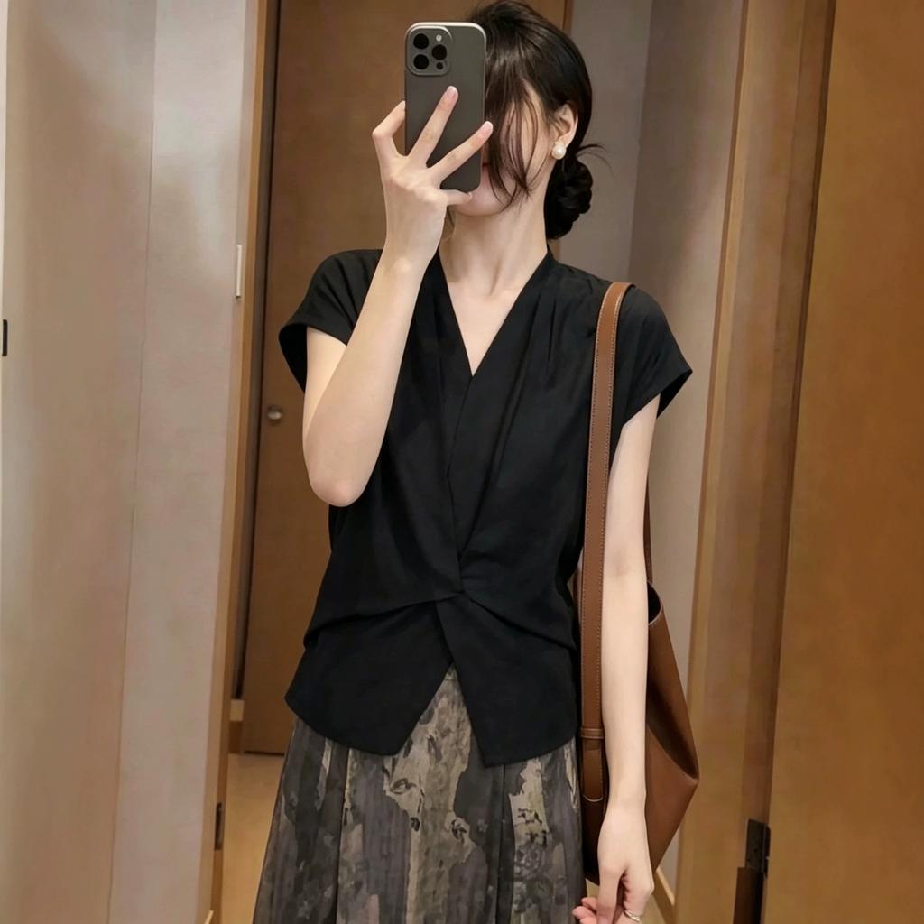 Premium black V-neck kink short-sleeved shirt women's summer large size fat MM slim top A-