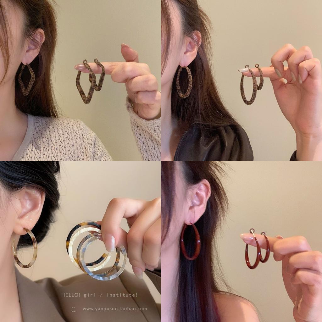 Autumn and winter new metal glossy ball earrings, femininity, advanced sense, square and round face, thin earrings, retro ear jewelry