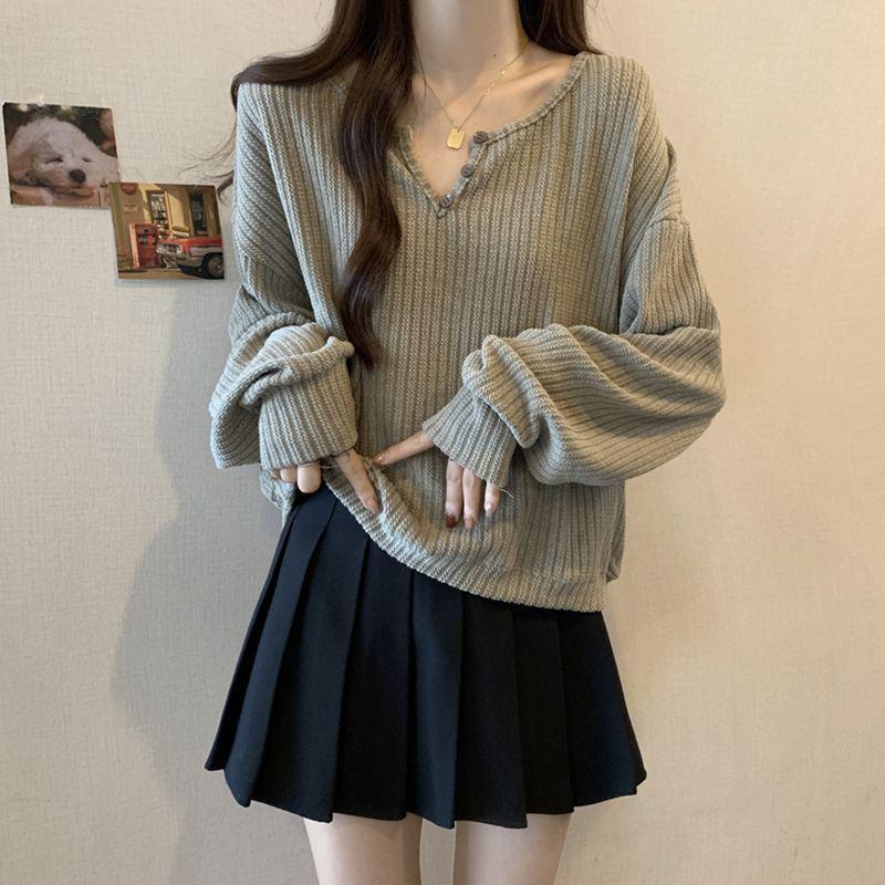 

Women s Plus Size V-Neck Ribbed Long-Sleeve T-Shirt - Loose Fit, Slimming, Versatile for Spring, Autumn, Winter M хаки