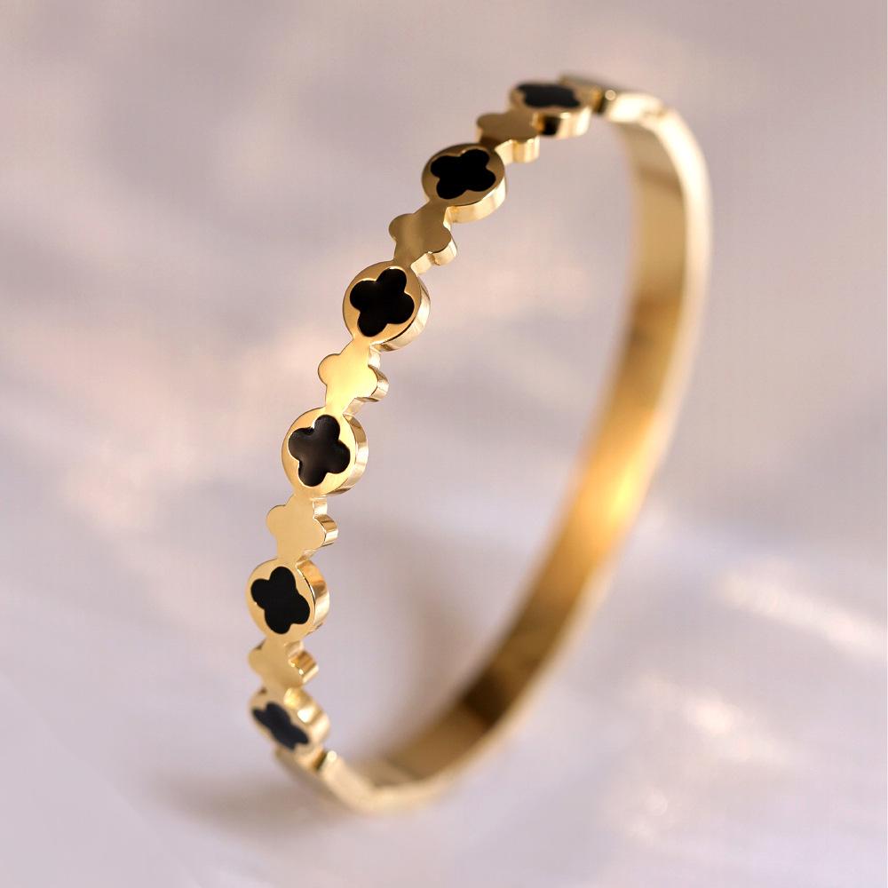 European and American High-end Jewelry Color Four-leaf Flower Titanium Steel Bracelet One  Size(18CM~21CM)