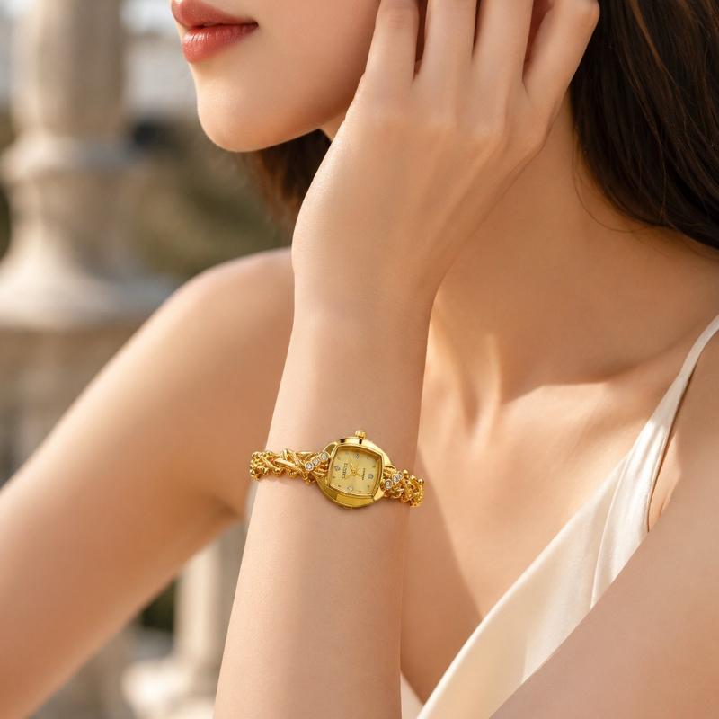 Luxury Golden Women Quartz Watch Fashion Rhinestone Dial Unique Twisted Link Bracelet Watch Elegant Thin Ladies Wrist Clock Gift