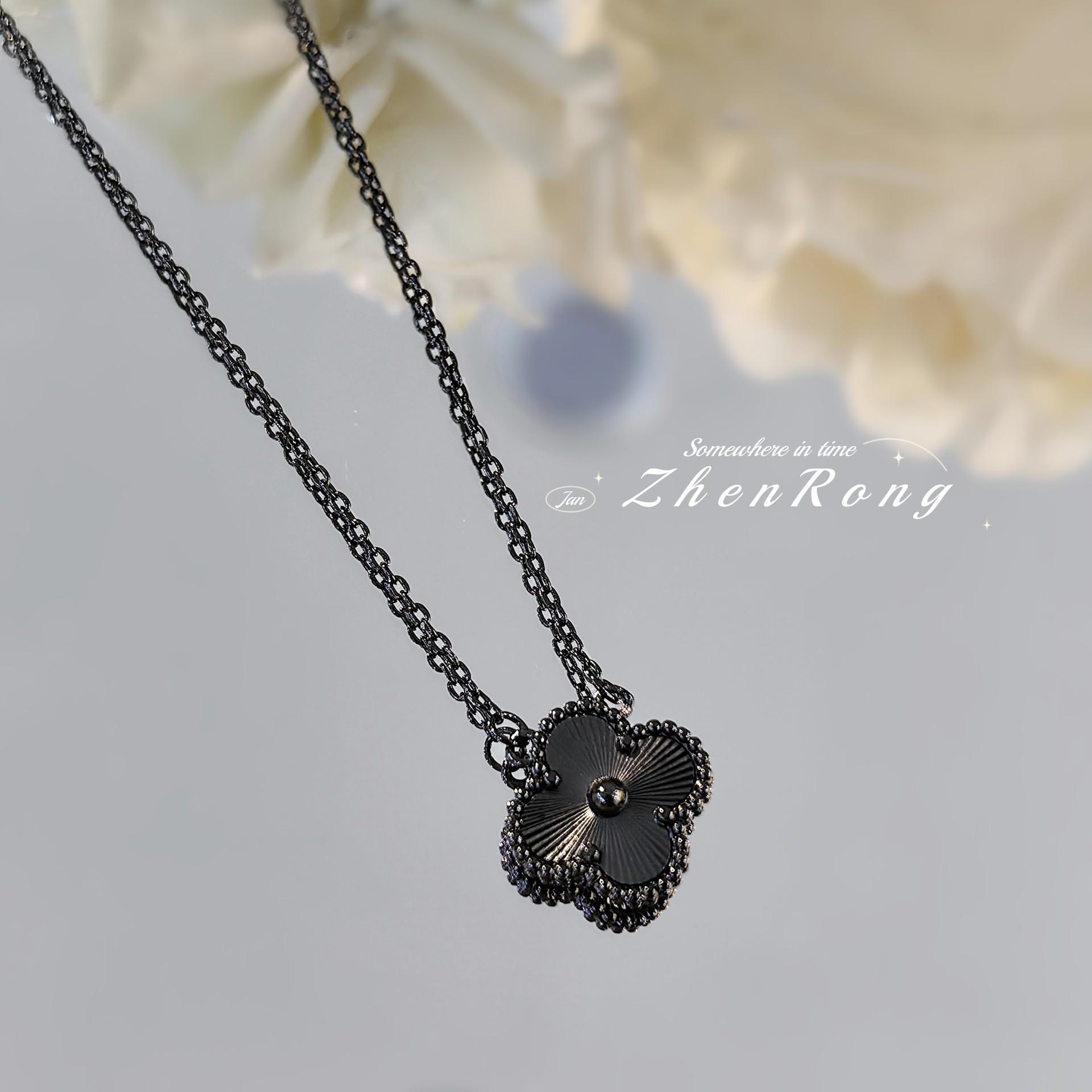 Бутик Лазерный Пистолет Черная Пятница Цветок Четырехлистный Клевер Браслет Ветер Ниша Легкая Роскошь Высокий Класс Черное Золото Цветок Ожерелье Женщины