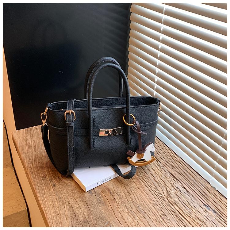 

2026 New Women s Mini bag Trendy Design Versatile Single Shoulder Crossbody Bag for Stylish Everyday Us чёрный