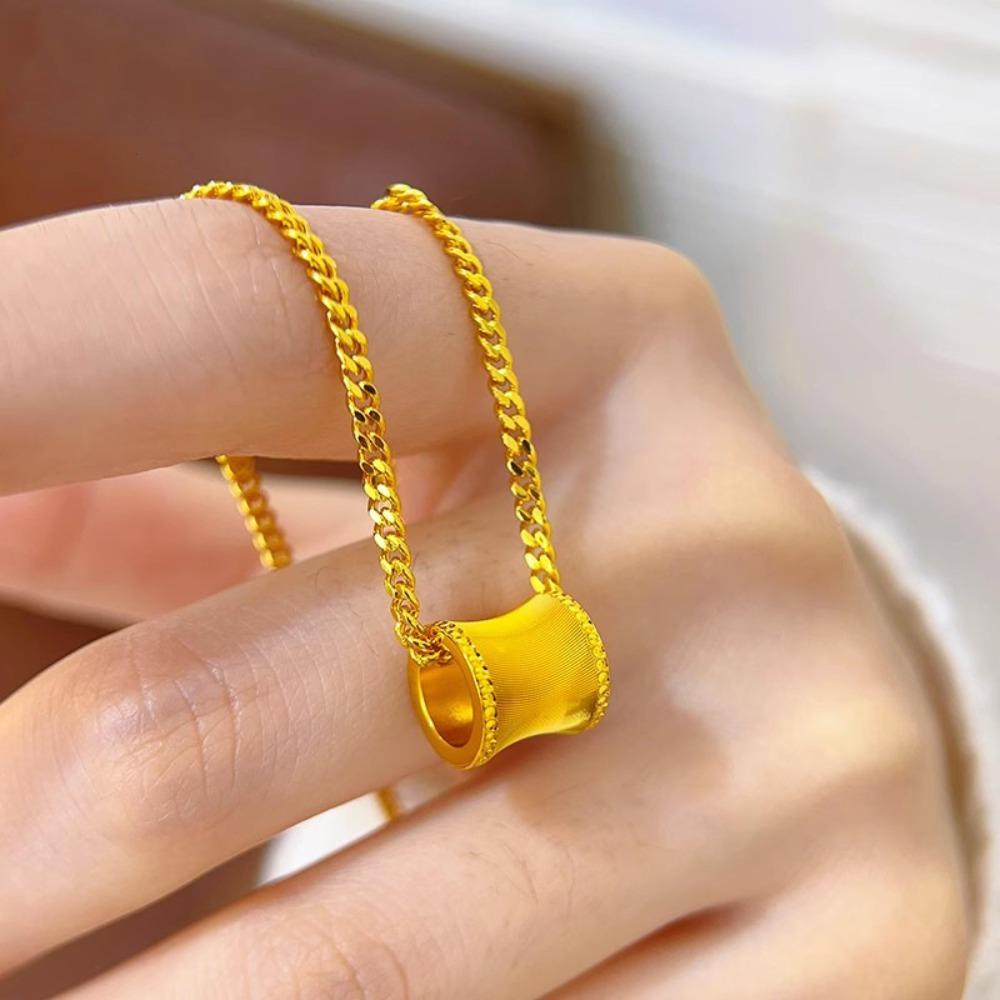 

Elegant Cat Eye Waist Necklace Stylish Brushed Pendant Light Luxury Jewelry for Women