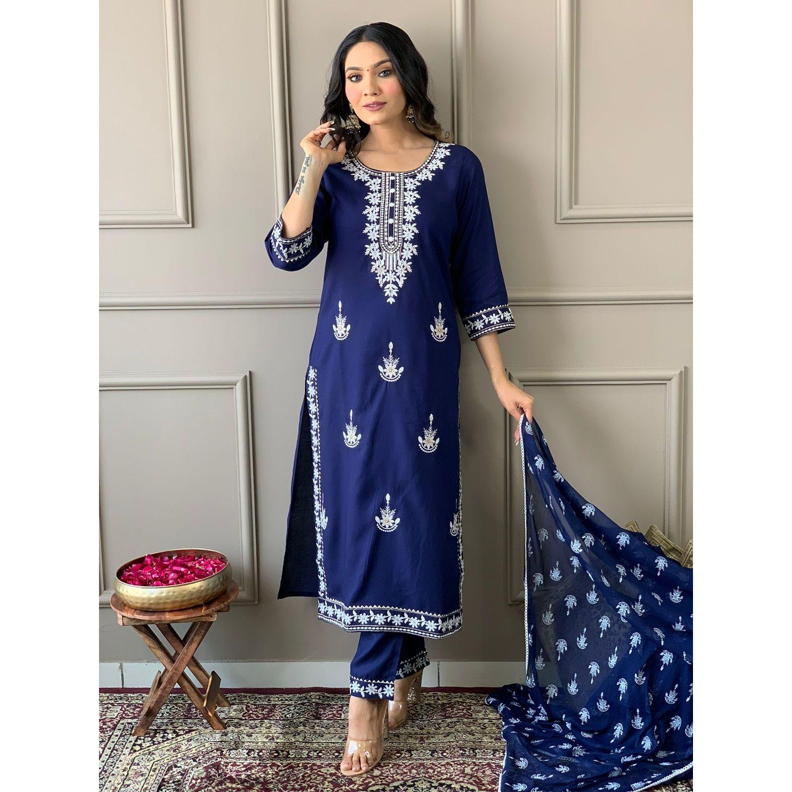 

Красивая курта с плотной кружевной вышивкой на кокетке и брюками с дуппата*