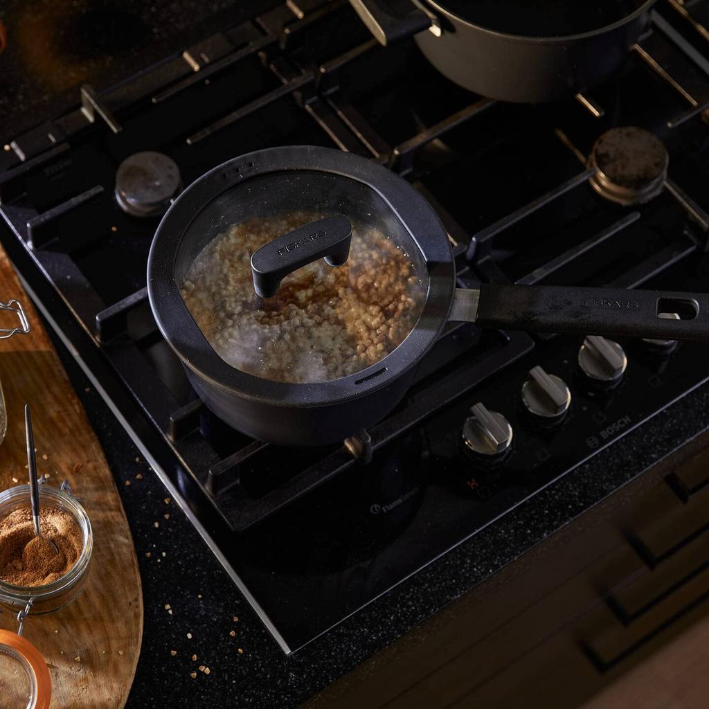 [Officially Imported] Fiskars 20cm Saucepan (with Lid), Induction/Gas Compatible, Non-Stick, "Hard Face" 1052235