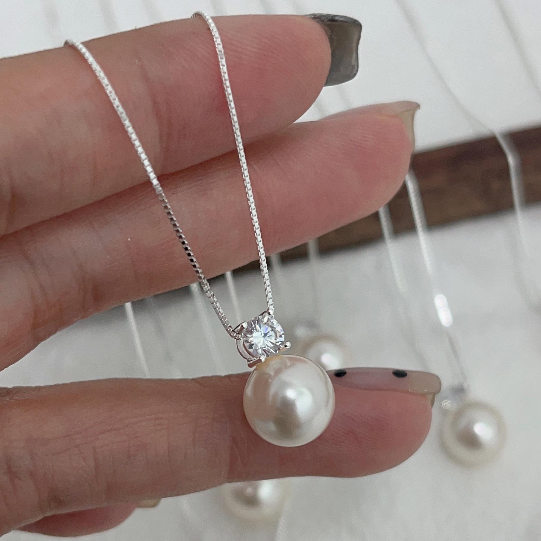 

Elegant French Clavicle Chain: Diamond, Zircon, Pearl Women s Luxury Fashion Electroplated