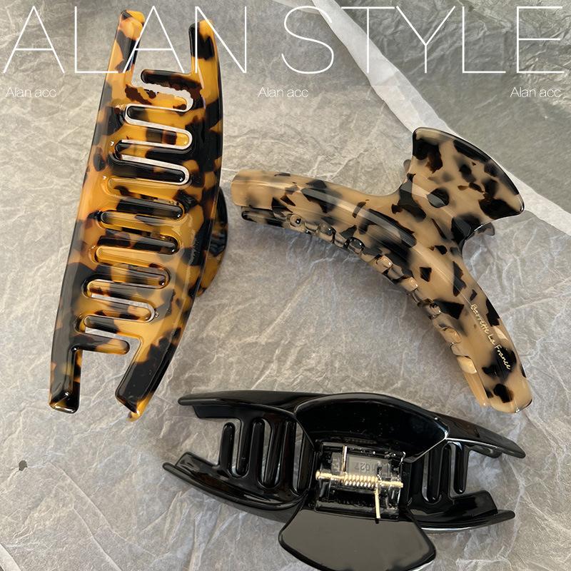 French Curved Hair Grabbing Leopard Print Grabbing Clip Shark Clip