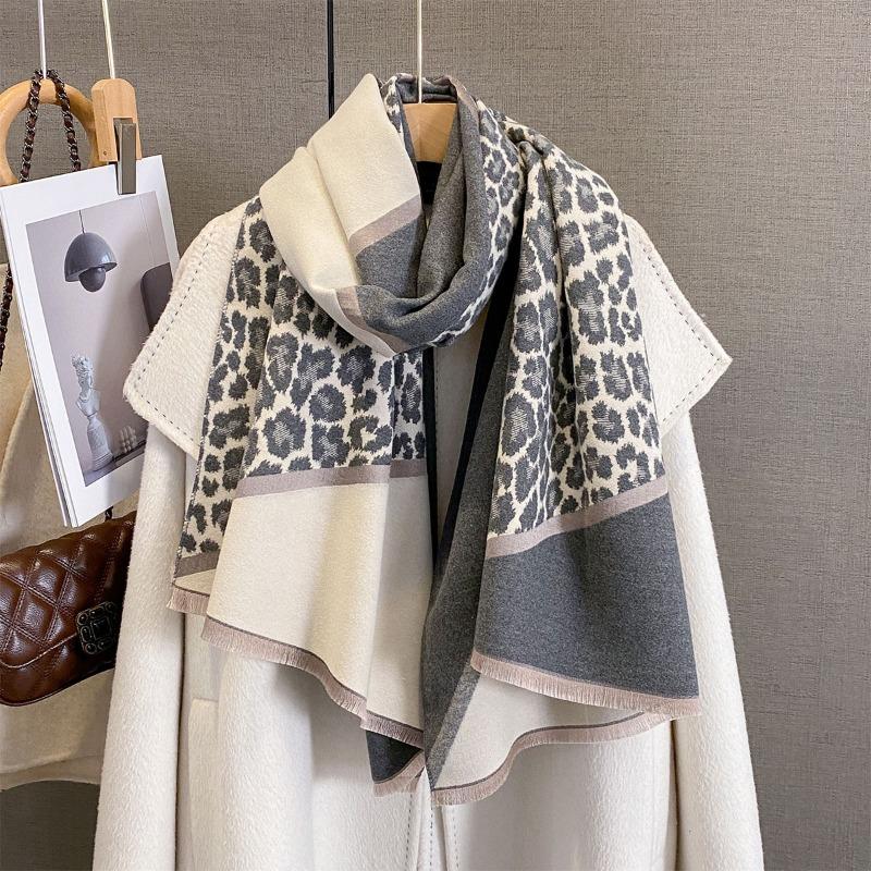 Autumn New Fashion Leopard Print Contrasting Scarf Women's Thickened Warm Scarf Dual-purpose Multi-functional Versatile Decorative Shawl