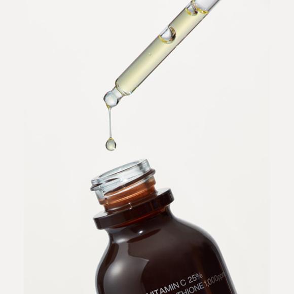 Iope Gluta Ampułka tonizująca z witaminą C 23g (3 opcje)