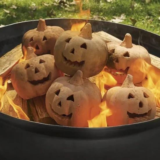 Handcrafted Pumpkin Statue Hand-Carved Resin Pumpkin Figurine Halloween Tabletop Ornament for Home Party Decor