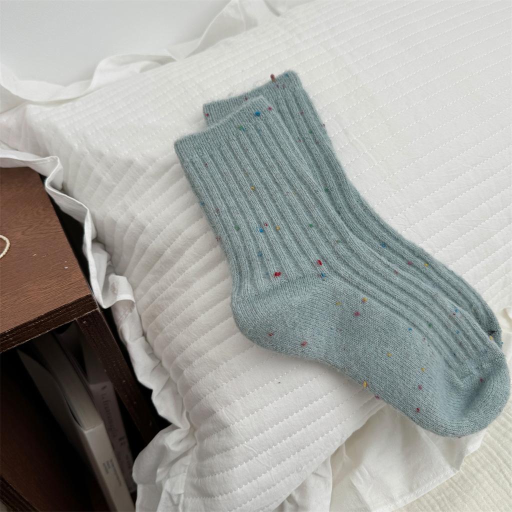 Thickened Cashmere Midcalf Socks for Women's Winter Warmth, Soft and Glutinous Wool Pile Socks