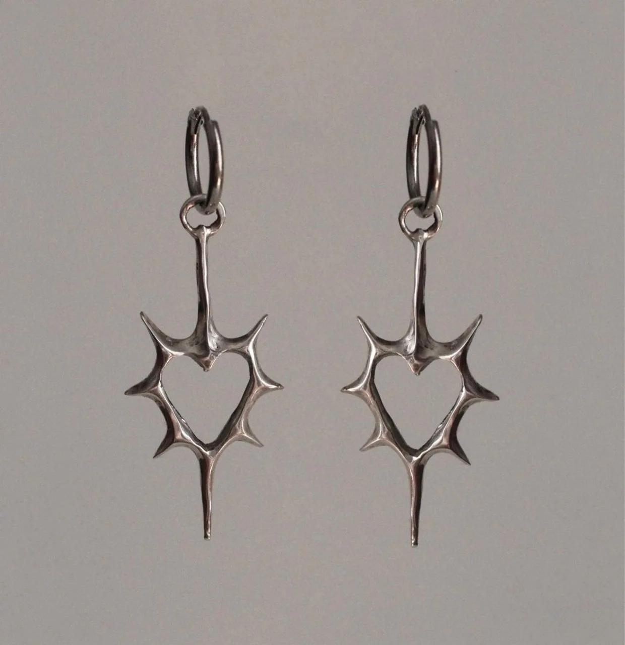 

Y2K Punk Hollow Thorn Love Heart Pendant Earrings for Women Vintage Unusual Stainless Steel Ear Buckle Zircon Party Accessories