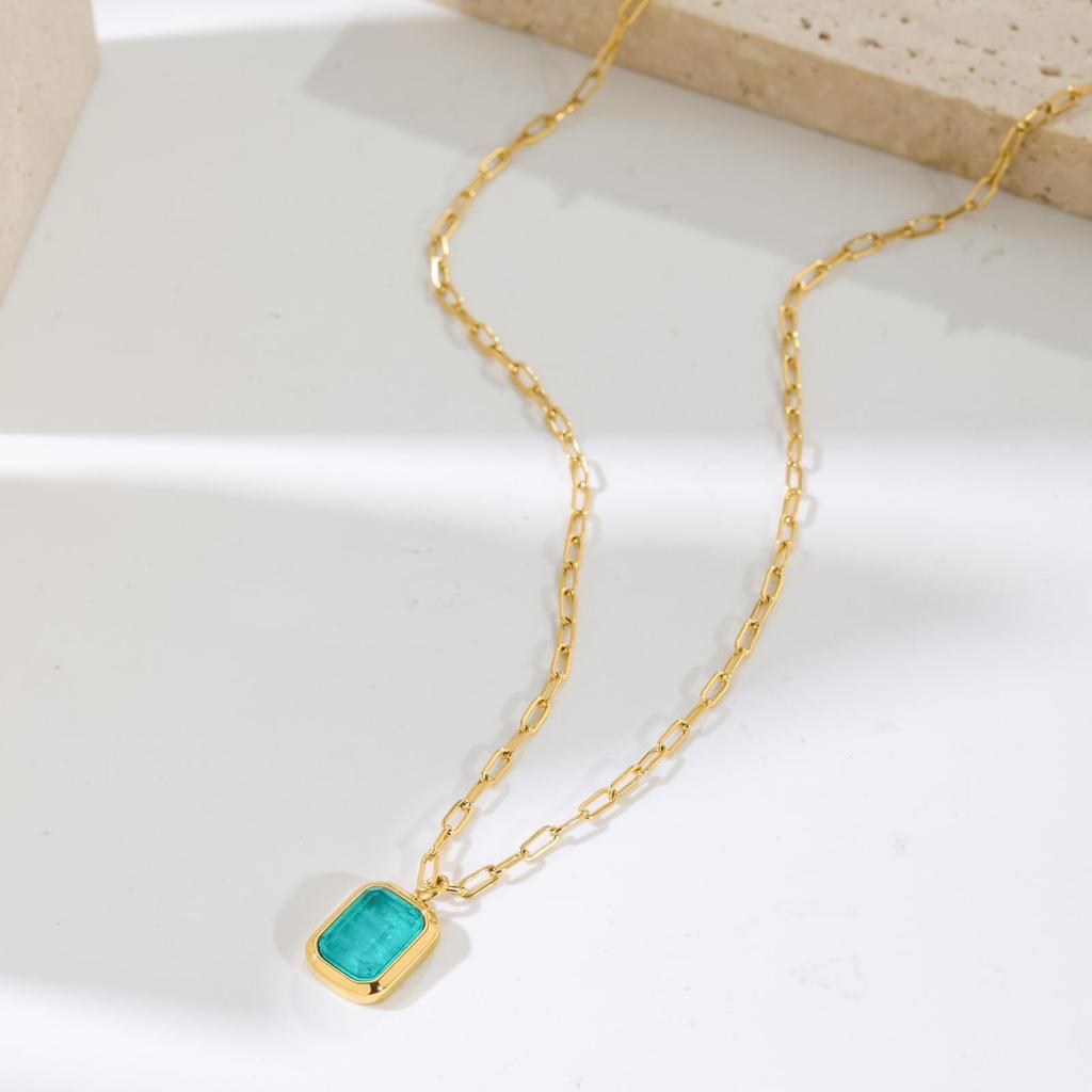 Vintage Emerald Pendant Necklace 18K Gold Titanium Steel Necklace Temperament Autumn And Winter Necklace Color Retention
