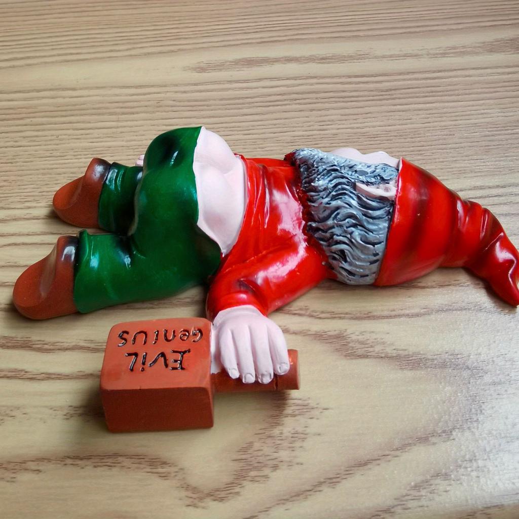 1Pc Funny Drunk Garden Dwarf Statue Resin Ornaments, Suitable for Outdoor Garden Home Living Room Bedroom Office Desktop Decoration