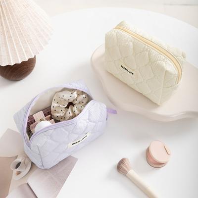 Quilted Makeup Bag Solid Color Cosmetic Pouch with Metal Zipper Ladies Portable Handbag Toiletry Bag for Travel Home Storage