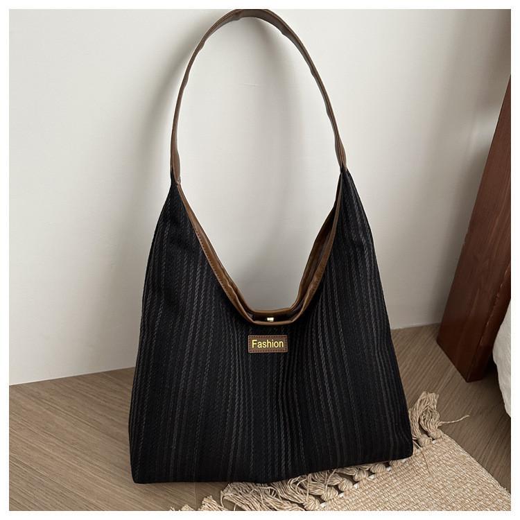 Stylish City Minimalist Winter Striped Nylon Chic Roomy Single Shoulder Tote Bag Women чёрный