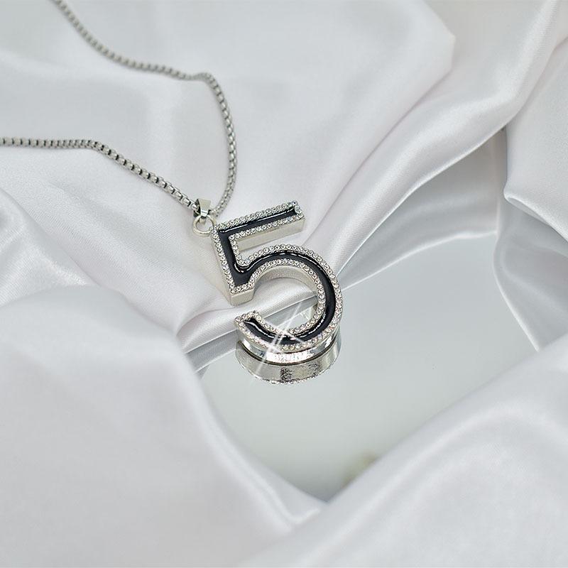 Numbers, Letters 5 Necklaces, Micro-Inlaid Zircon Hip-Hop Models, Simple And Trendy Fast Hair