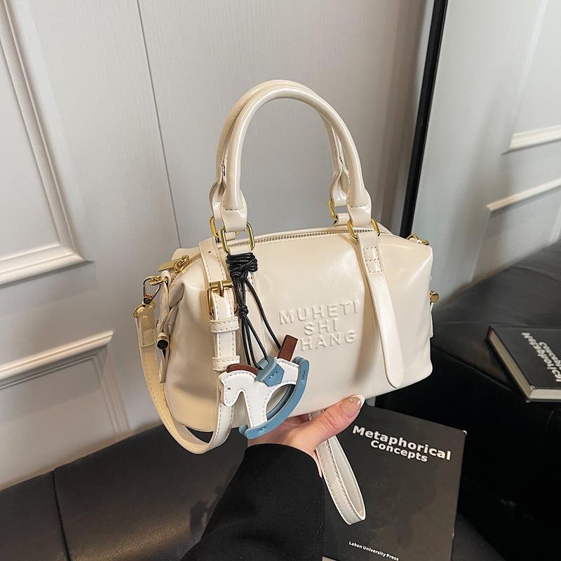 Premium bag women's new retro niche shoulder messenger bag versatile portable pillow bag