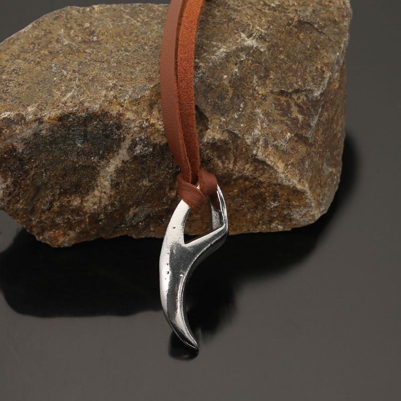 

Adjustable Leather Cord Necklace With Viking Fang Pendant Retro Fashion Party Accessory For Men Women 60cm