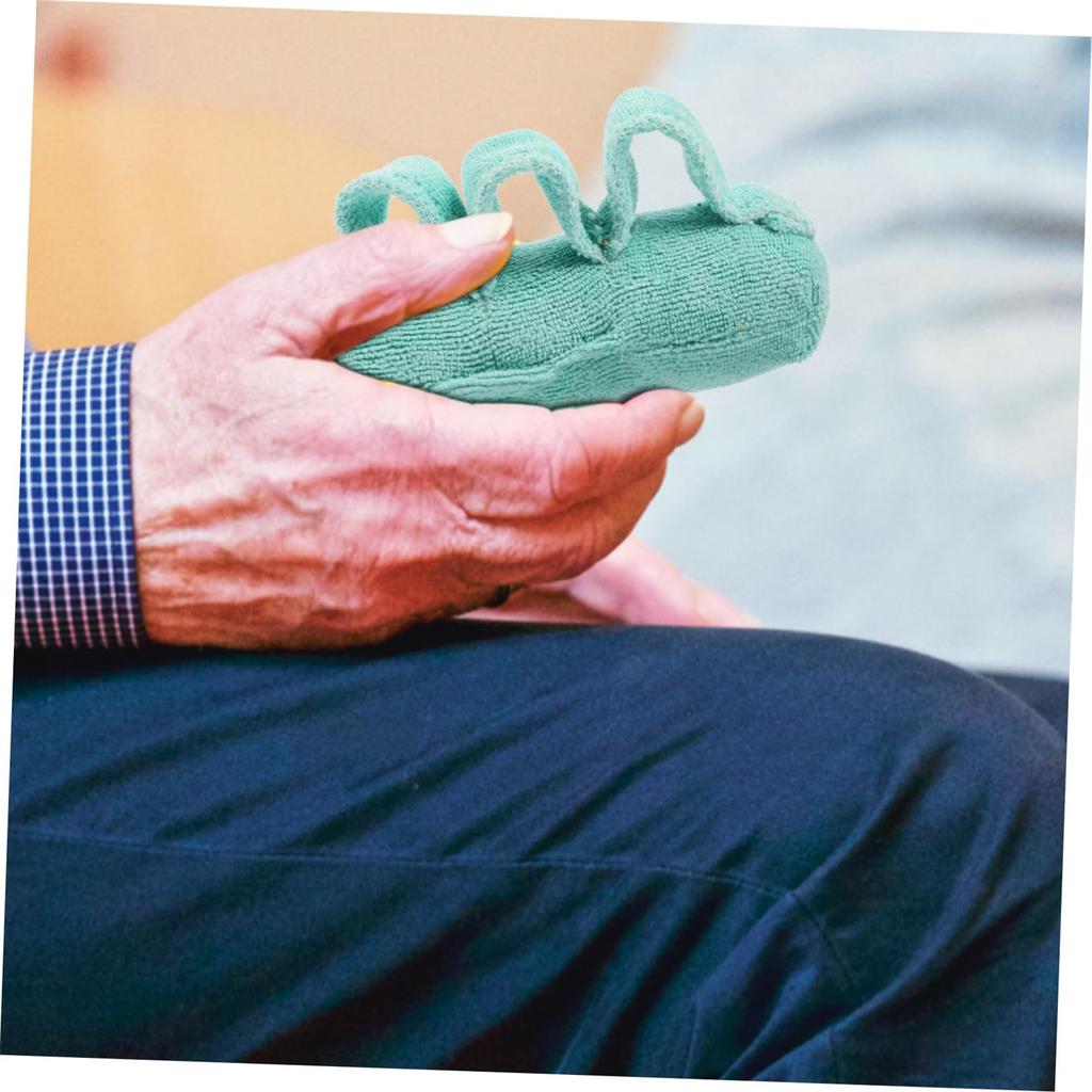 The Elderly Finger Pad Is Designed For Rehabilitation And Relief Of Left And Right Hands, With Breathable Design And Ergonomic Grip Support