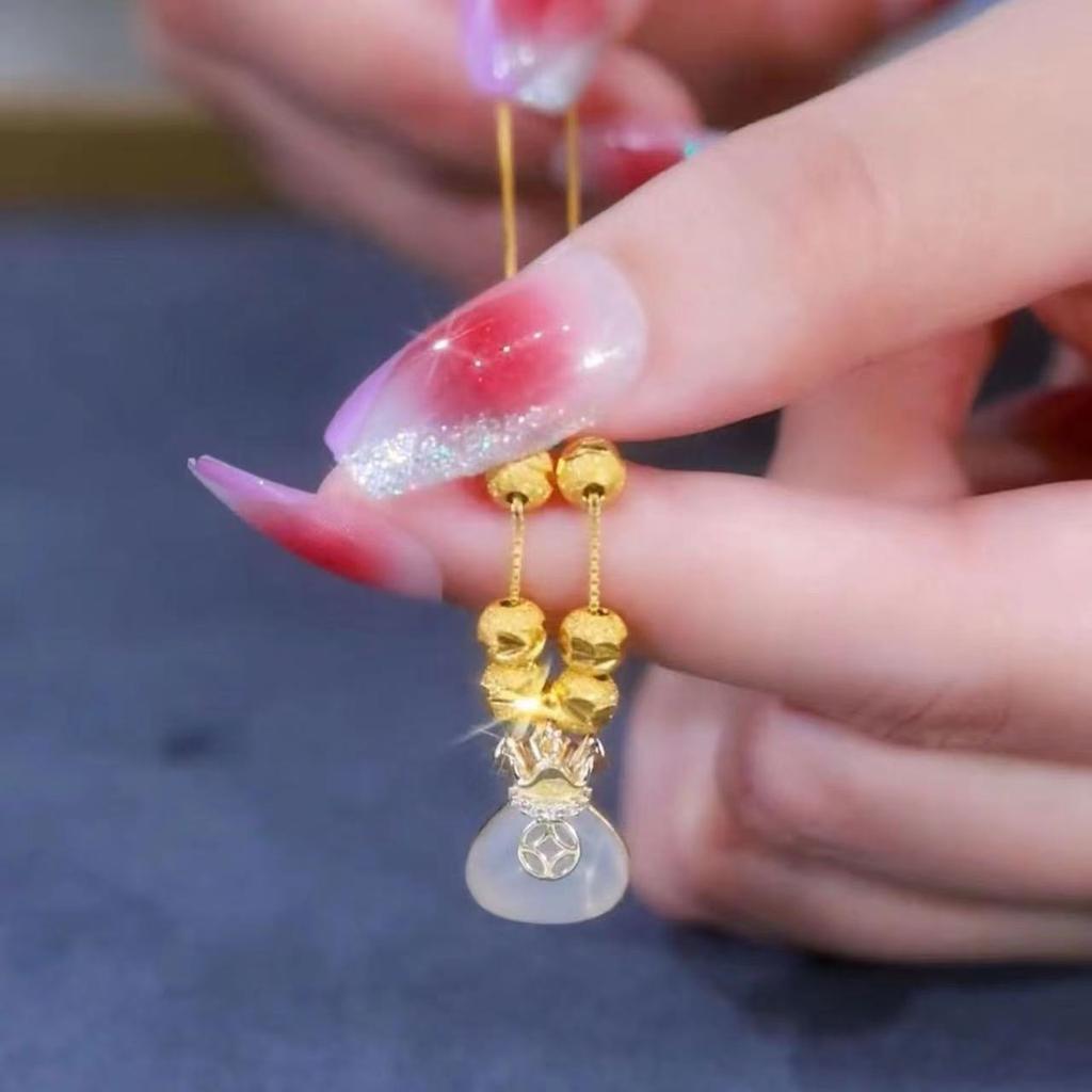 Transfer Beads, Lucky Bag Necklace, Female Design, Fashionable and High-end Sense, the Same Money Bag Pendant, Collarbone Chain Jewelry.