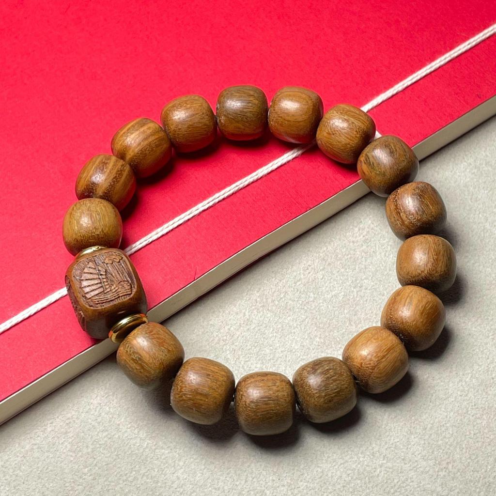 Bracelet Abaque Bois de Santal Rouge, Vert et Violet avec Perles de Jujube et Espaceurs Articulés en Bambou - Design Unisexe